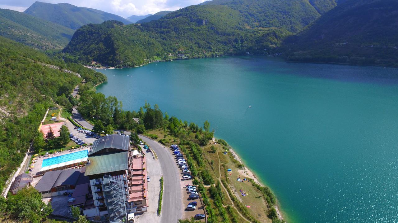 Park Hotel Scanno Exterior photo